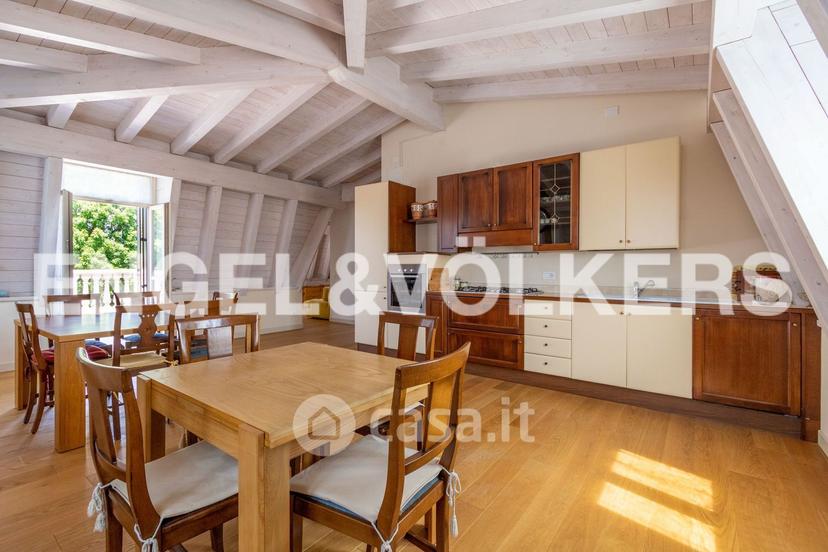 Villa in Corso Leonardo da Vinci — foto 22 di 39