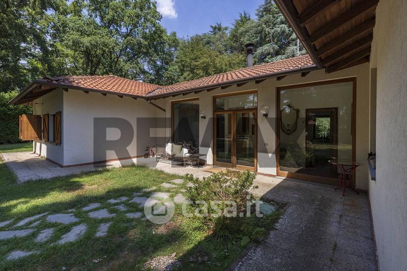 Villa in Via Armando Diaz 90 — foto 9 di 38