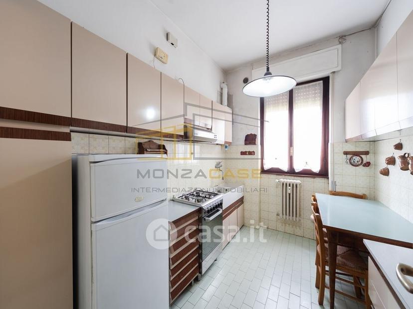 Trilocale in Viale Campania 56 — foto 3 di 35