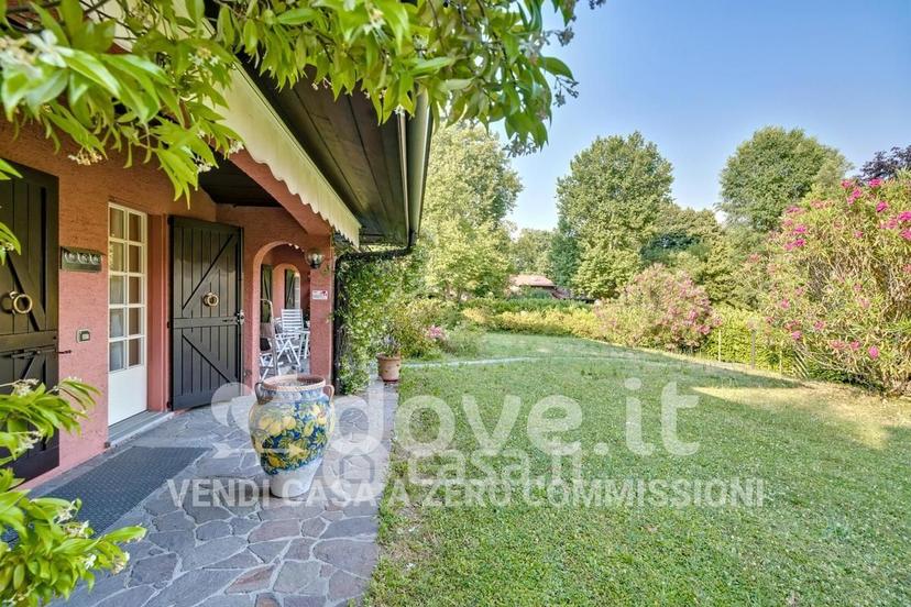 Villa in Via Alessandro Manzoni 28 — foto 42 di 43