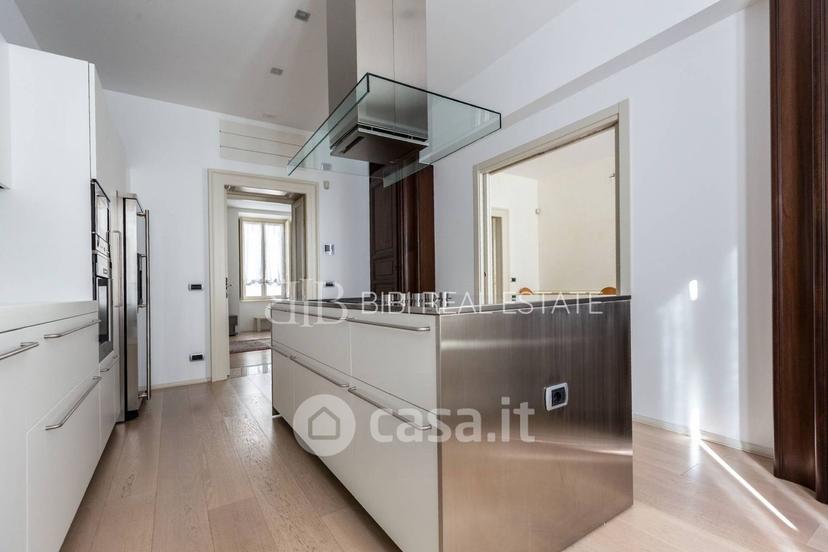 Trilocale in Via Massimo d'Azeglio 11 — foto 34 di 49