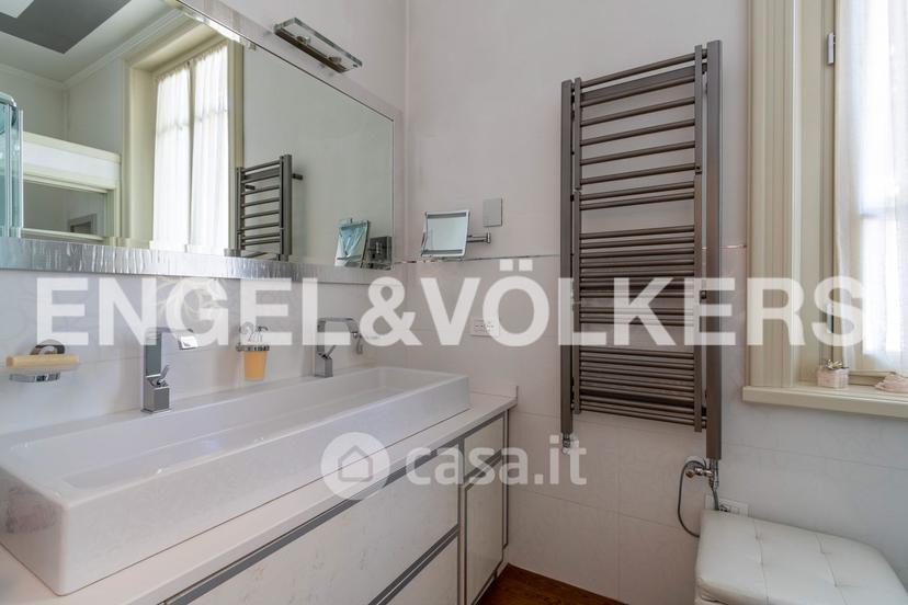 Villa in Corso Leonardo da Vinci — foto 11 di 39