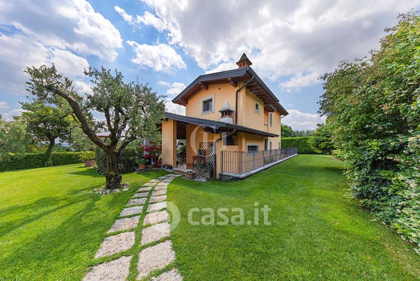Villa in Via Sirmione 1 — foto 22 di 33
