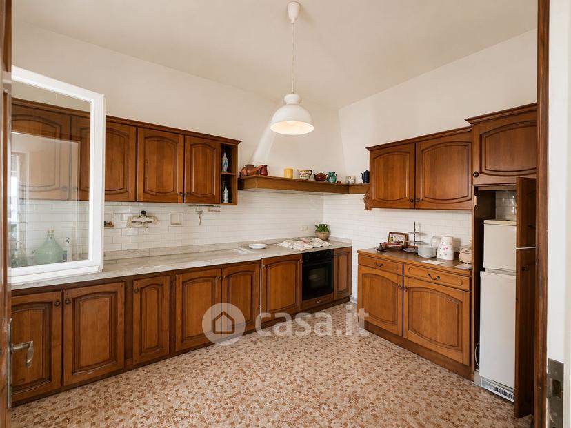Villa in Via Giacomo Matteotti 13 — foto 28 di 45