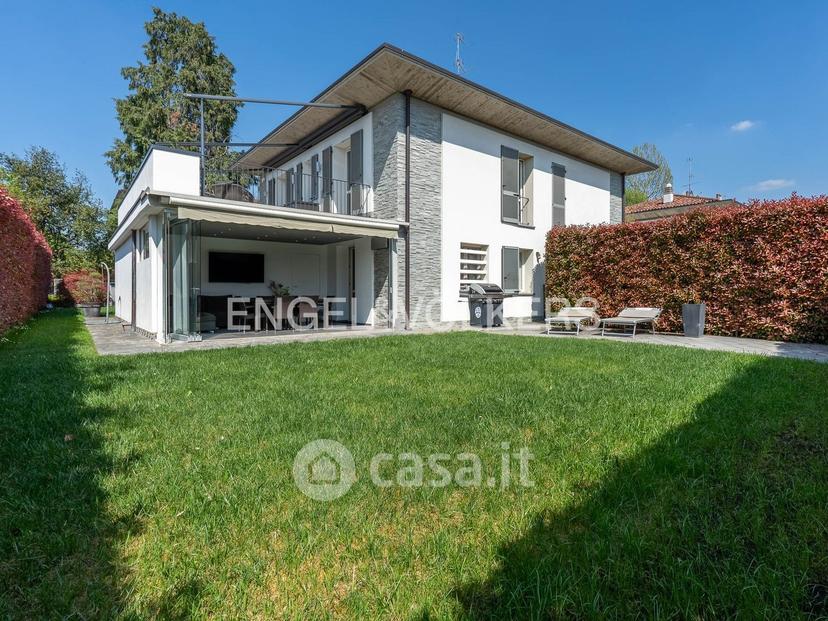 Villa in Via Filippo Corridoni — foto 19 di 21