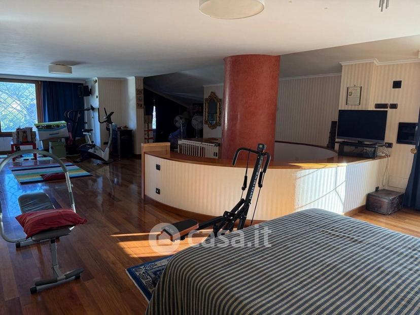 Villa in Via Eschilo — foto 32 di 37