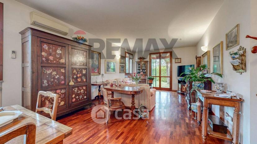 Villa in Via Fratelli Rosselli — foto 5 di 74