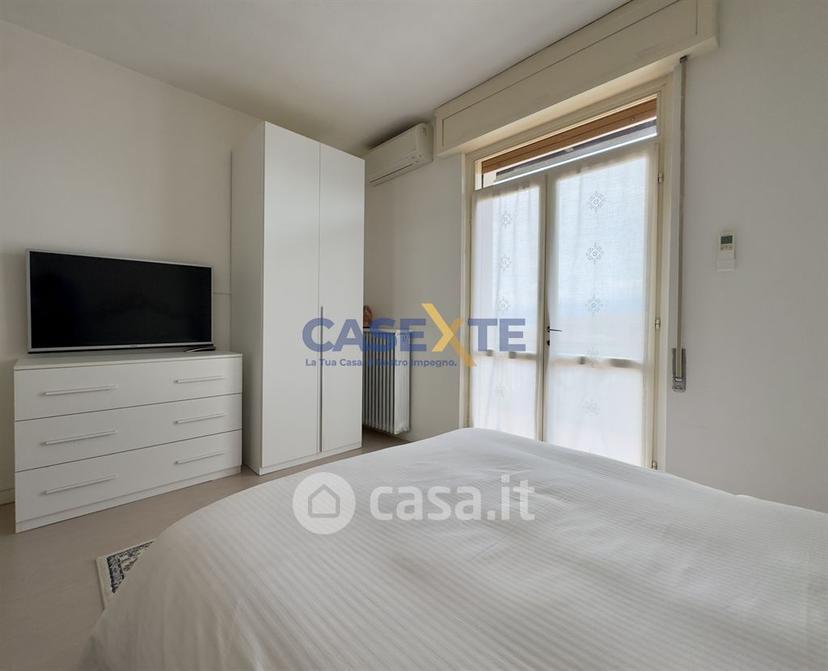 Trilocale in Via Como — foto 16 di 32