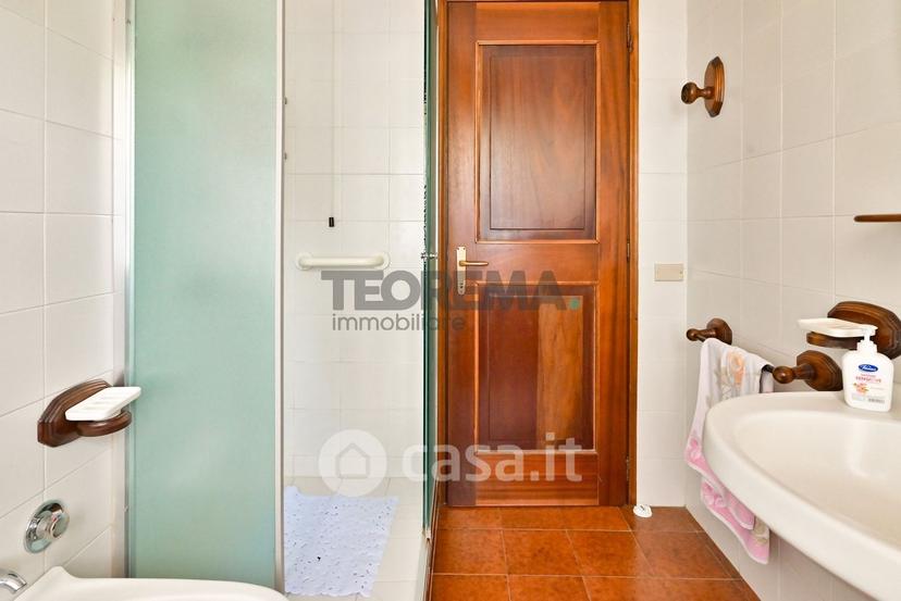 Villa in Viale Belvedere 14 — foto 25 di 77