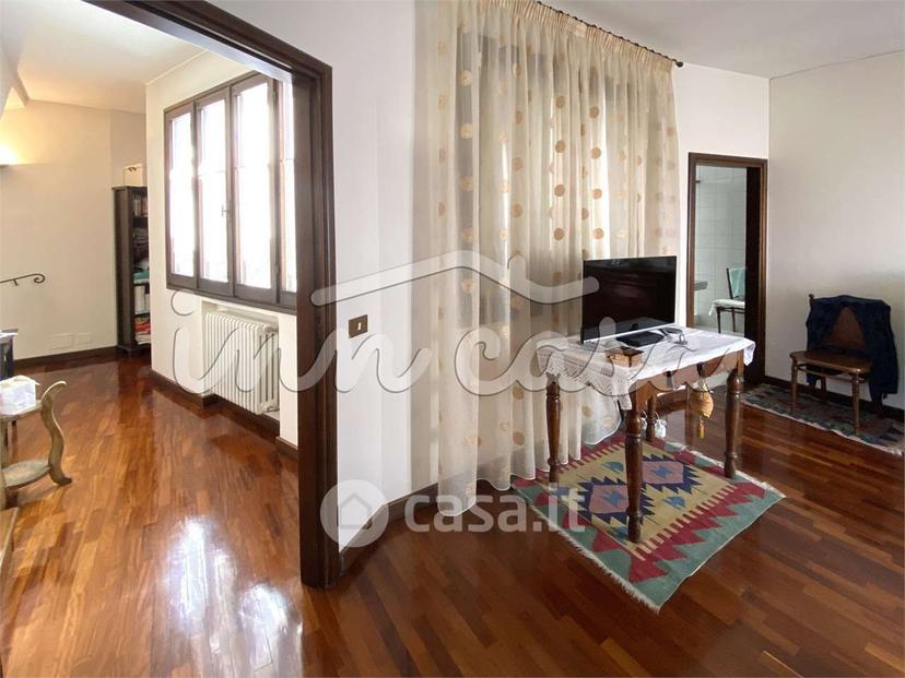 Villa in Via Giuseppe Soleri Brancaleoni 5 — foto 2 di 35