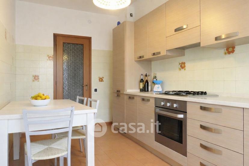 Stanza in Via Curtatone 3 — foto 6 di 9