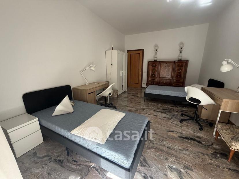 Stanza in Via Cesare Balbo 29 — foto 10 di 13