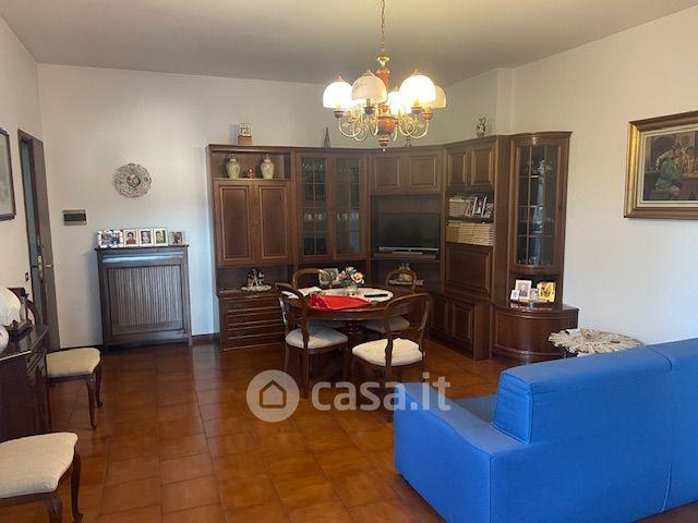 Trilocale in Via Camillo Benso Conte di Cavour 22 — foto 13 di 24
