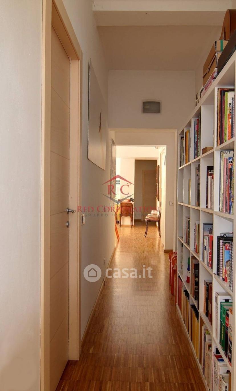 Appartamento in Piazza Camillo Prampolini — foto 9 di 13