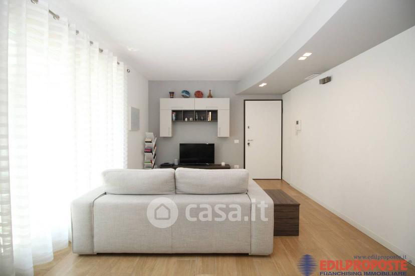 Trilocale in Via Pietro Maroncelli 26 — foto 11 di 31