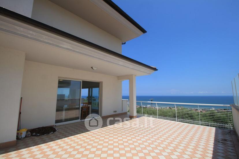Villa in Contrada San Silvestro — foto 24 di 45