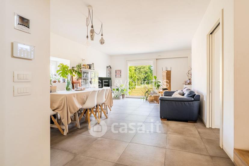 Villa in Via Alessandro Volta 22 — foto 28 di 44