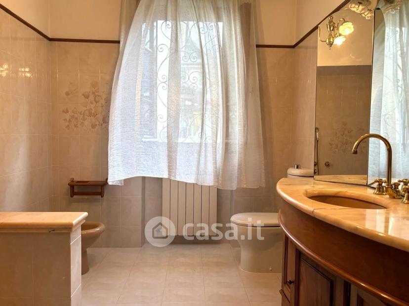 Villa in Via Romboni 55041 — foto 27 di 32