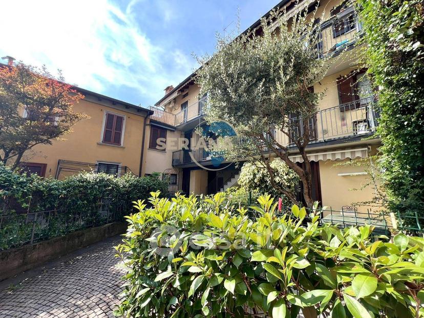Trilocale in Via Duca d'Aosta — foto 2 di 29
