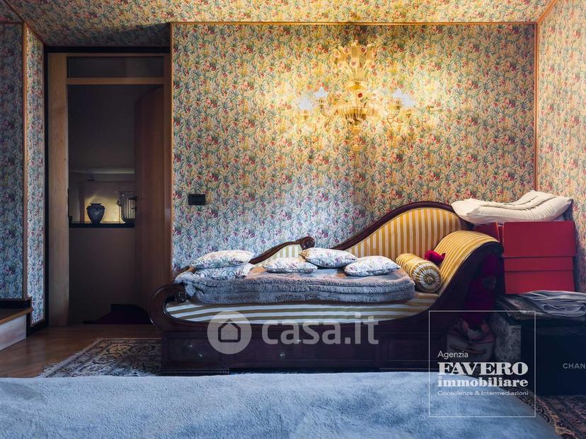 Villa in Piazza G. Marconi 28 — foto 28 di 54