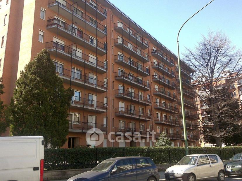 Stanza in Via Isernia — foto 5 di 19