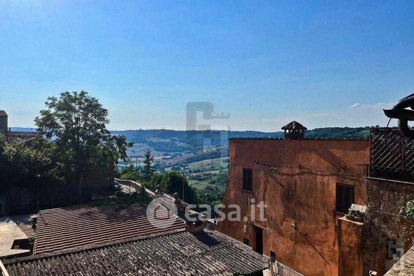 Quadrilocale in della Valle 8 — foto 2 di 22