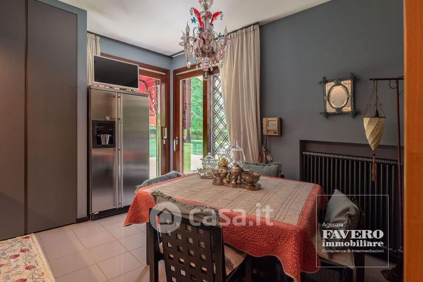Villa in Piazza G. Marconi 28 — foto 52 di 54
