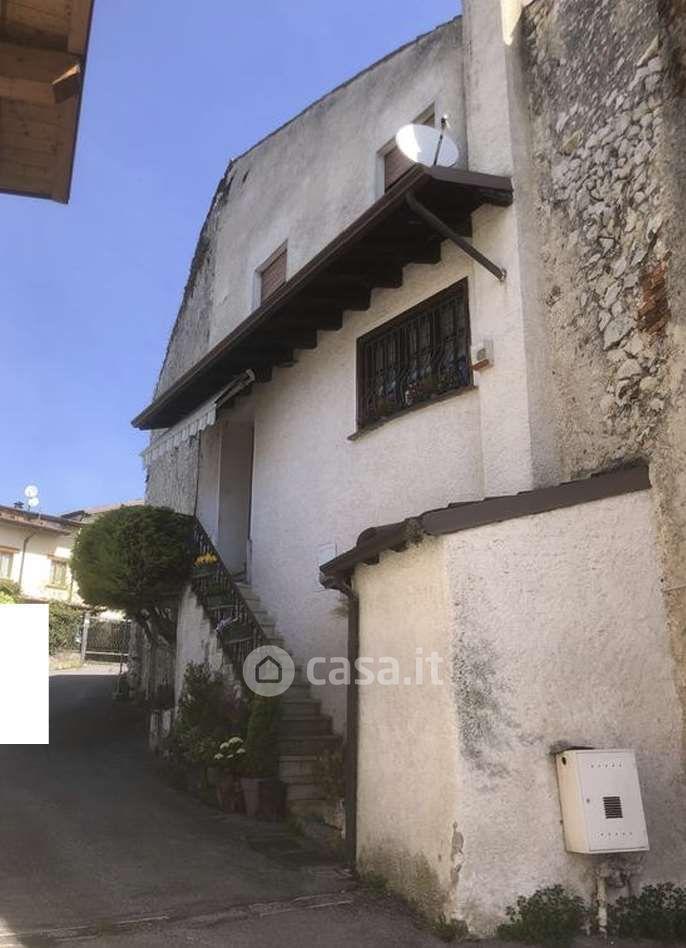 Trilocale in Via Gazzolo 14 — foto 2 di 25