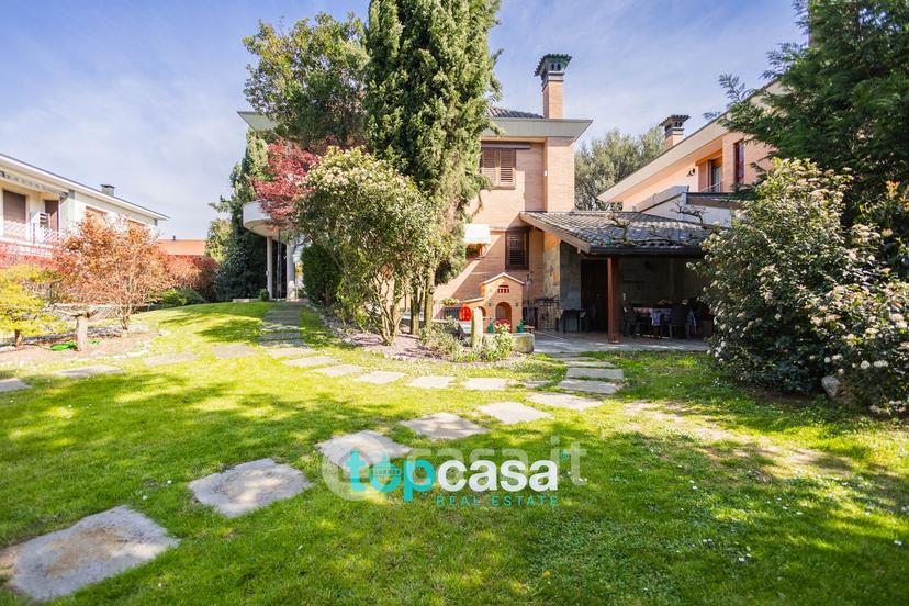 Villa in Via Eugenio Villoresi 62 — foto 2 di 40