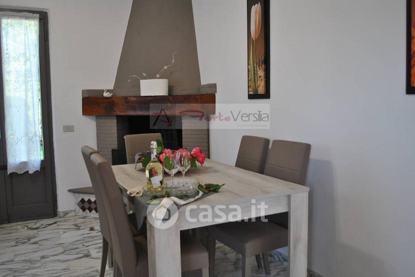 Villa in Via dei Cipressi 38 — foto 13 di 34