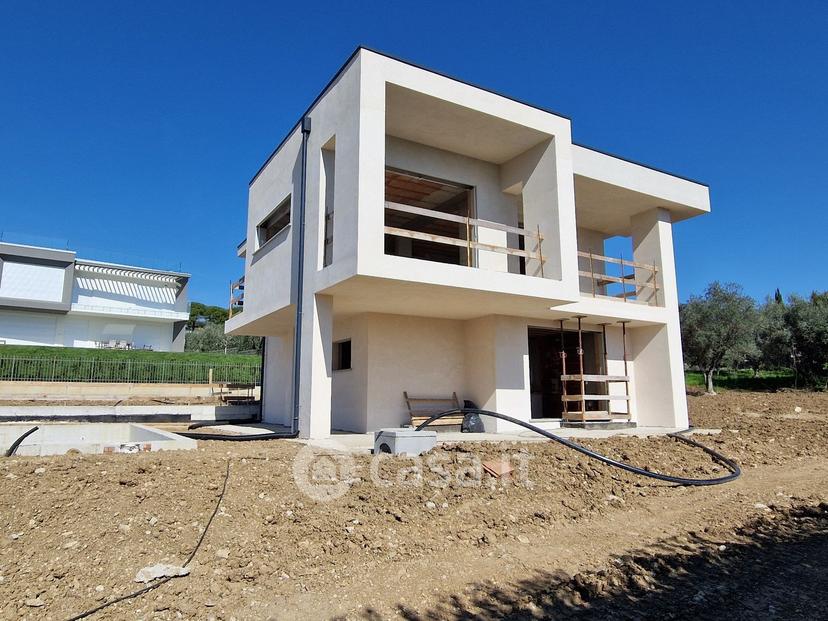 Villa in Via San Cassiano — foto 2 di 48