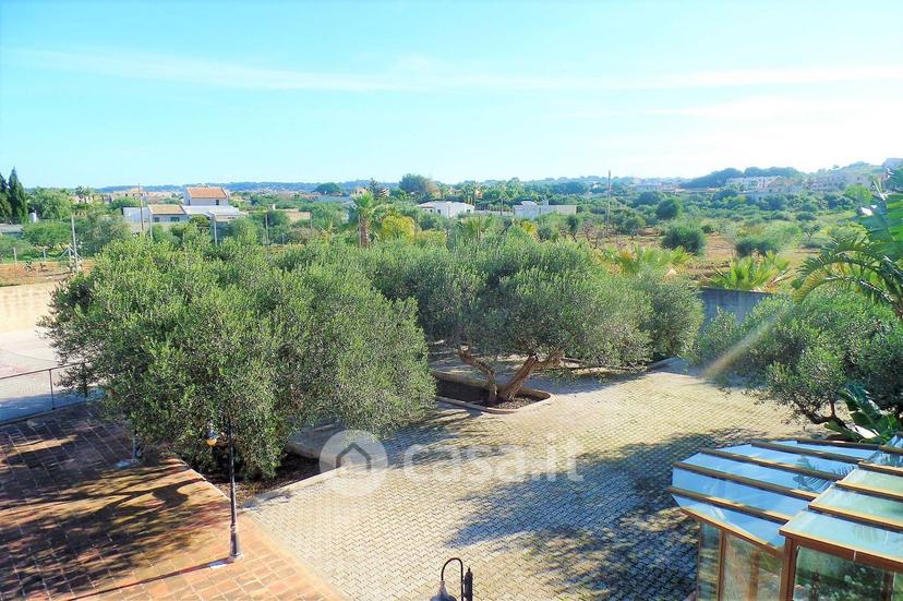 Villa in Via Gorizia 1 — foto 27 di 34