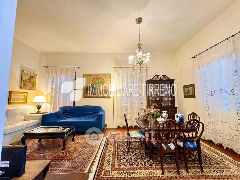 Villa in Viale Eugenio Chiesa — foto 2 di 29