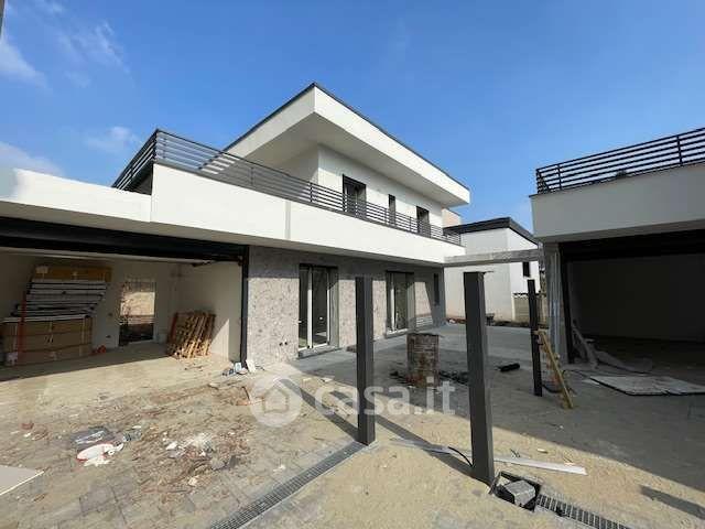 Villa in Via Alessandro Manzoni — foto 2 di 11