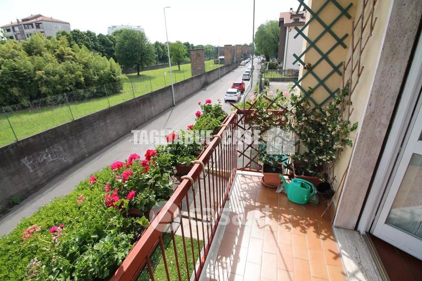 Trilocale in Via Tevere 16 — foto 12 di 23