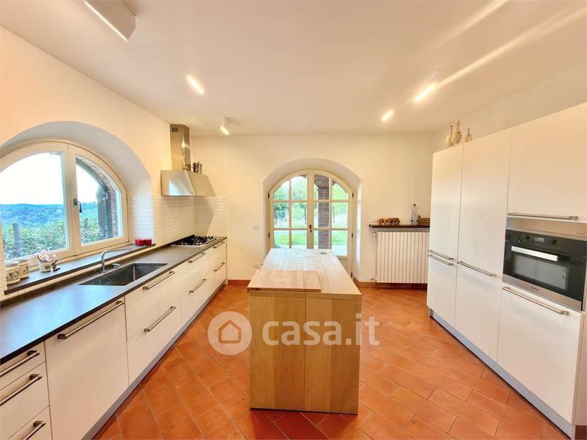 Villa in Via Giosuè Carducci 33 — foto 4 di 29