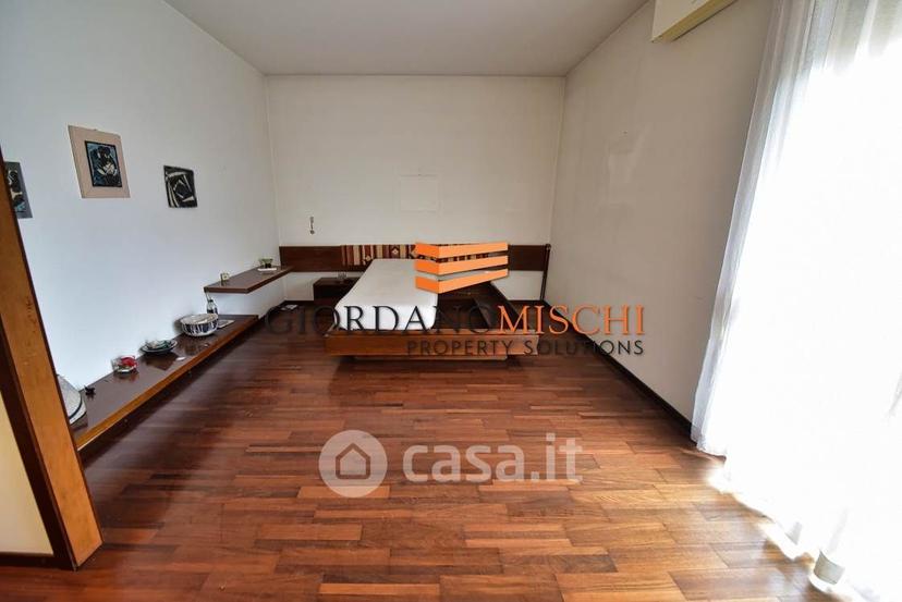Appartamento in Via A. Villa 20 — foto 34 di 53