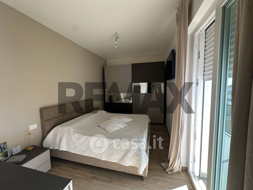 Trilocale in Via Vincenzo Roppo 72 — foto 2 di 11
