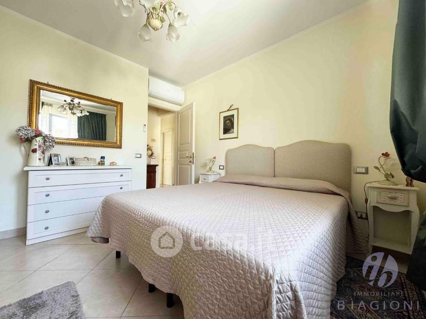 Villa in Via Cortona 120 — foto 3 di 37