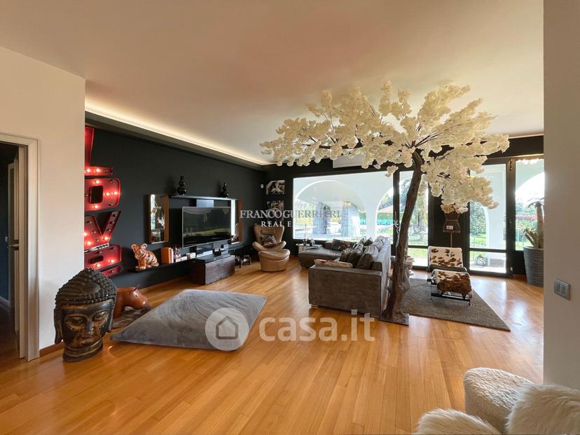 Villa in Via Alcide de Gasperi — foto 35 di 38