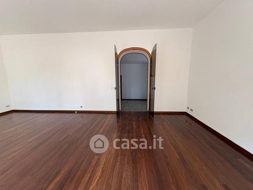 Villa in Via Vittorio Alfieri 2 — foto 54 di 78