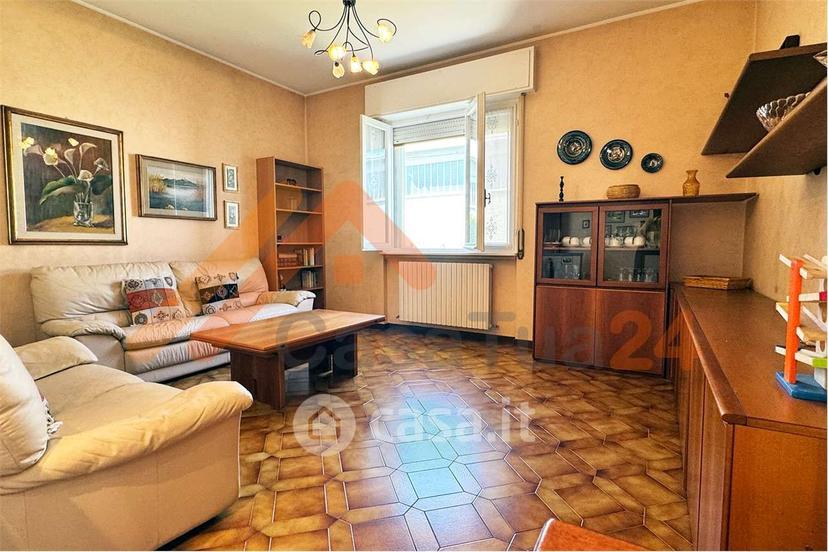 Trilocale in Via Sandro Pertini 4 — foto 14 di 30