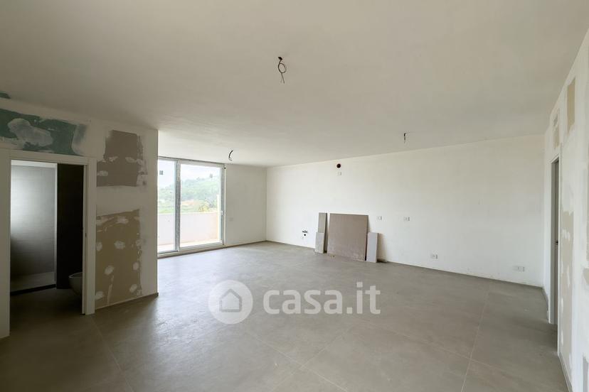 Quadrilocale in Via Caduti di Nassirya 67 — foto 6 di 40