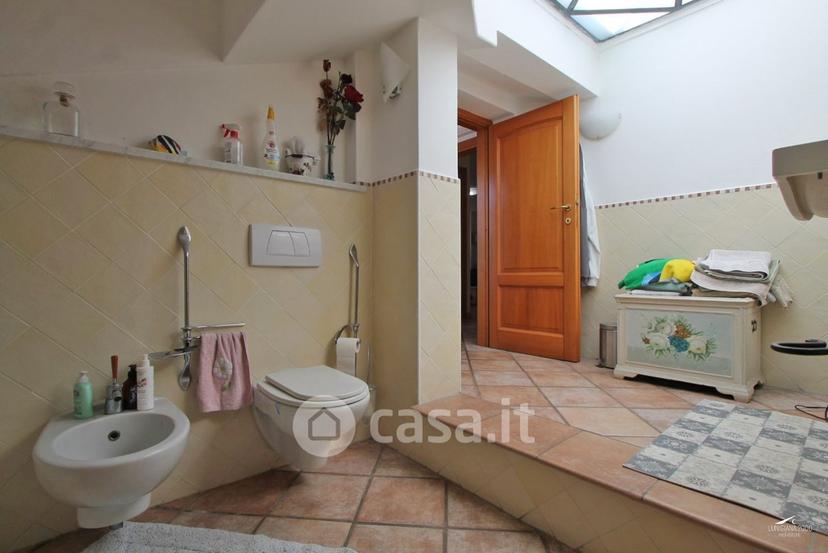 Villa in Viale Monzoni 19 — foto 24 di 44