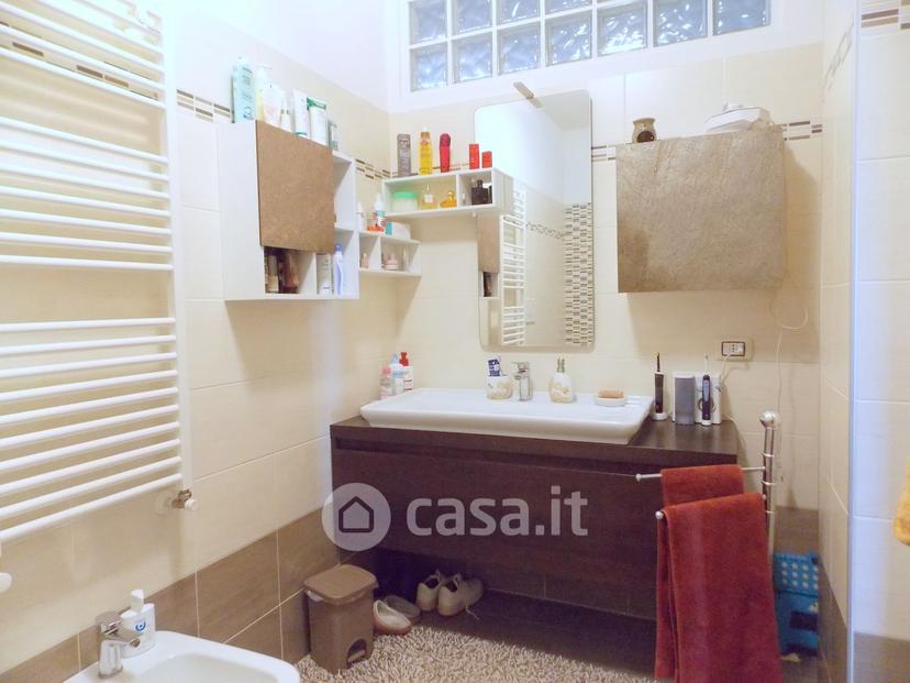 Trilocale in Via Volturno 26 — foto 21 di 34