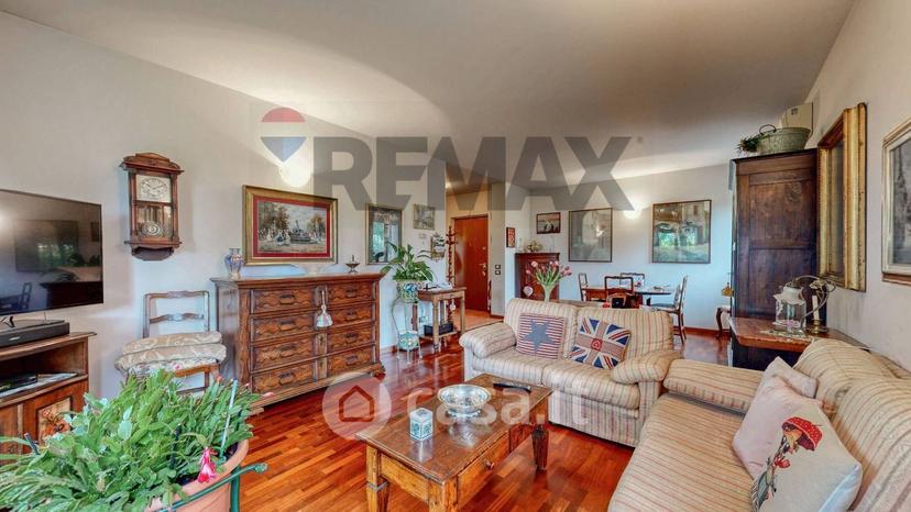 Villa in Via Fratelli Rosselli — foto 12 di 74
