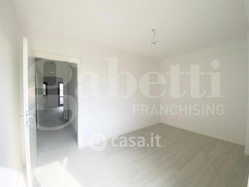Trilocale in Via Ernesto Mestrallet 1 — foto 12 di 27