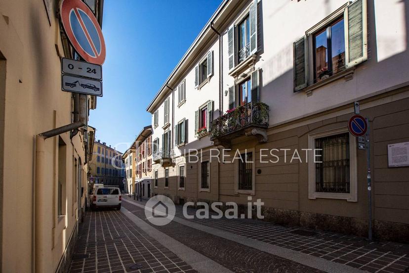 Trilocale in Via Massimo d'Azeglio 11 — foto 12 di 49