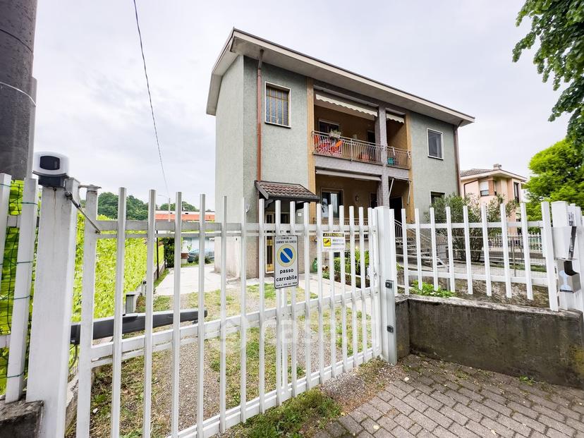 Trilocale in Viale Italia 66 — foto 47 di 63