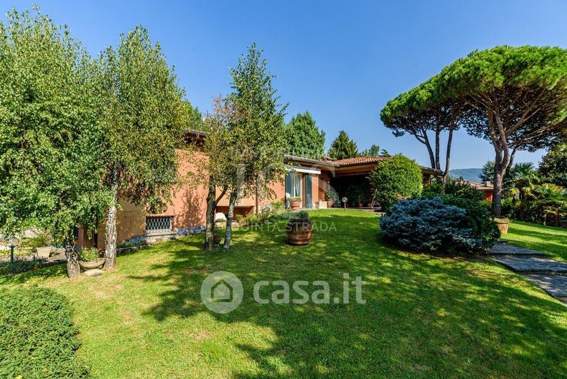 Villa in Via U. Foscolo 16 — foto 6 di 31